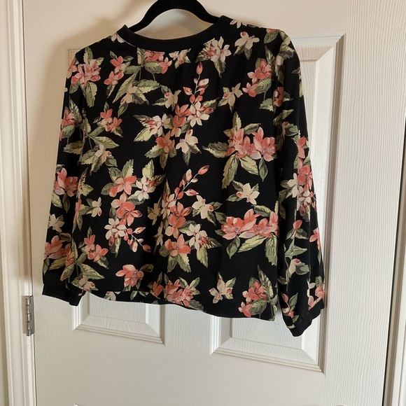 Forever 21 Floral Black Women's Top size small - Picture 2 of 8